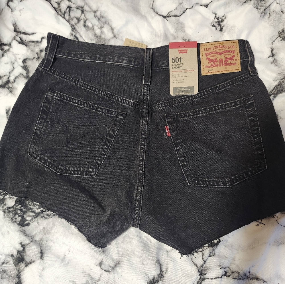 Black Levi shorts - Picture 2 of 4